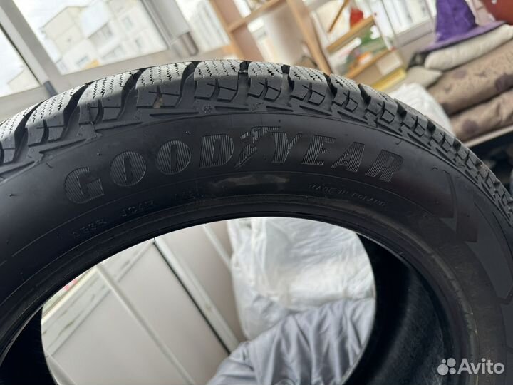 Goodyear UltraGrip Ice 2 215/55 R17