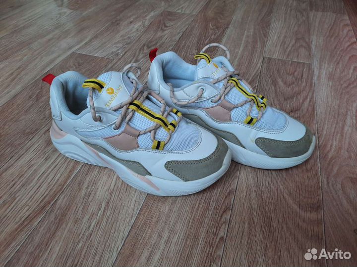 Кроссовки 35-36