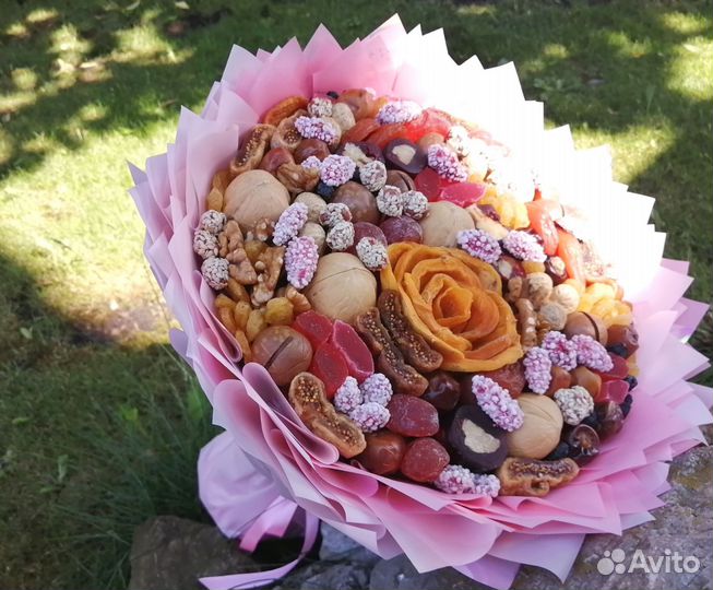 Съедобные букеты из сухофруктов и орехов