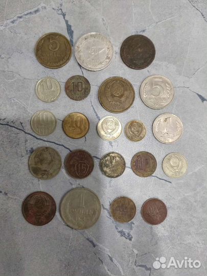 Монеты и банкноты разных периодов и стран