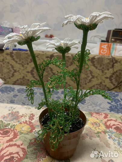 Ромашки из бисера