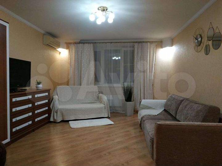 2-к. квартира, 60 м², 8/14 эт.