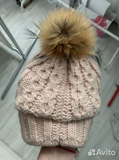 Шапка с меховым помпоном