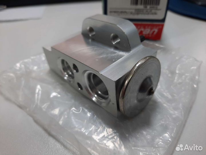 Клапан кондиционера Vag 1K0820679