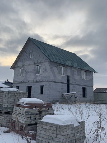 Коттедж 360 м² на участке 10 сот.