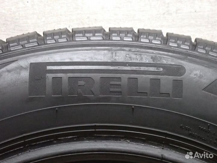 Pirelli Ice Zero FR 215/65 R17 103T