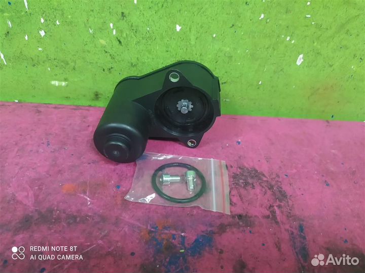 Моторчик заднего суппорта Passat B6 B7 CC Tiguan