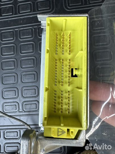 Toyota Camry блок SRS airbag