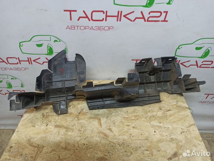 Воздуховод радиатора правый Toyota Camry V70 2017+