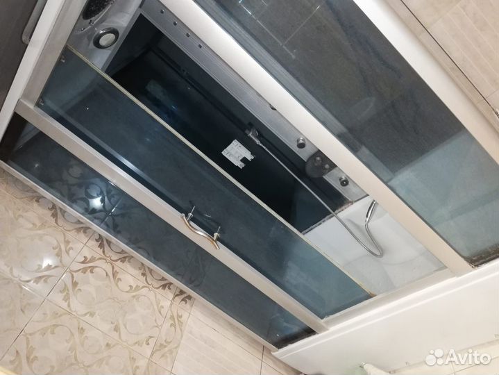Продам душевую кабину 150*90