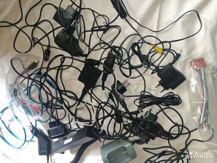 Разные зарядки,шнуры