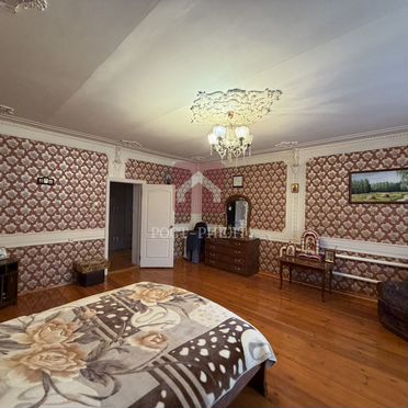 Коттедж 430 м² на участке 25,6 сот.