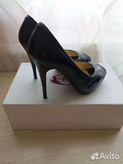 Туфли женские 35 размер натуральная кожа новые