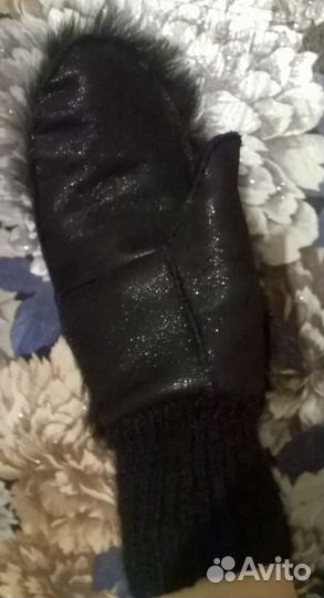 Новые меховые варежки