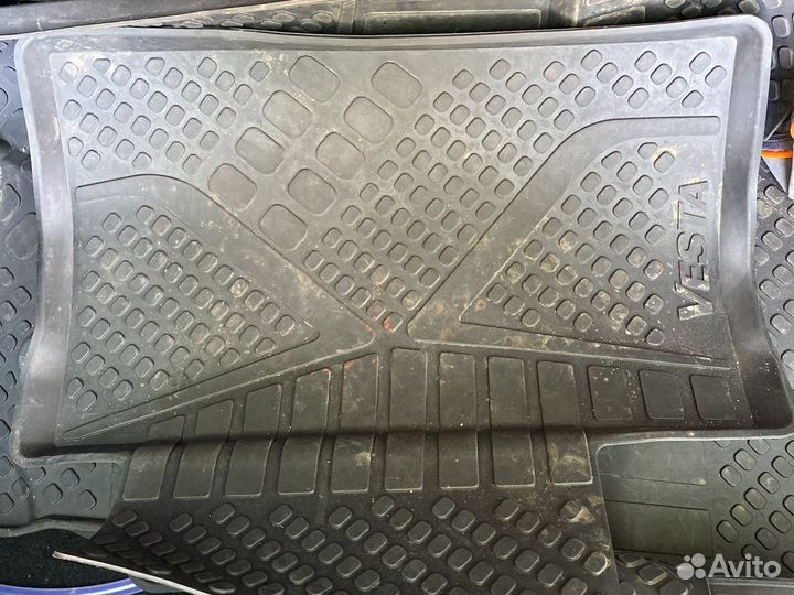 Продам оригинальные коврики в LadaVesta 2019