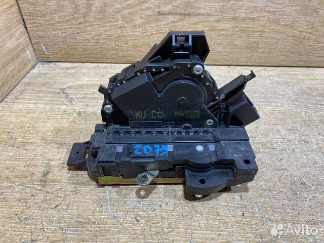 Замок передней правой двери Ford Focus 1 ZD79