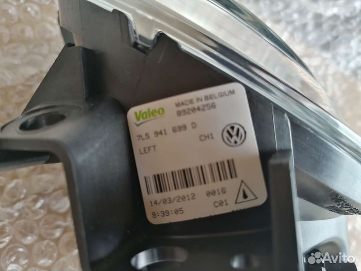 Фара противотуманная левая VW Touareg