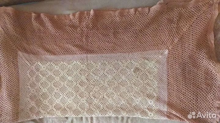 Скатерть ручной вязки красивая