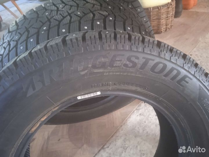 Bridgestone Blizzak Spike-02 SUV 175/70 R14