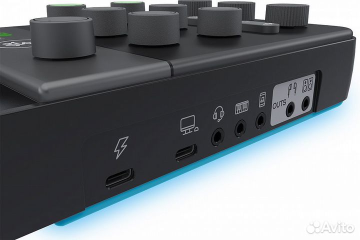 Микшерный пульт Mackie MixCaster Live