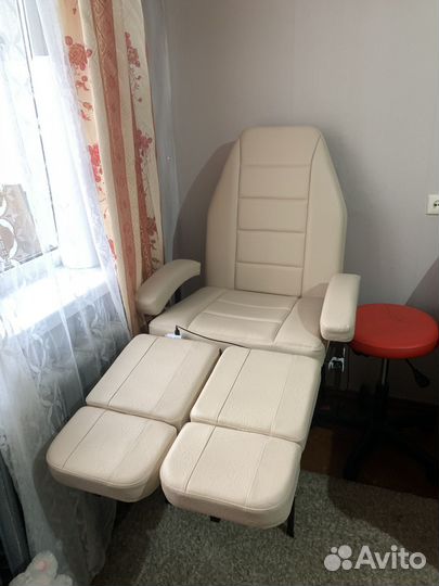 Педикюрное кресло кушетка с регулировкой