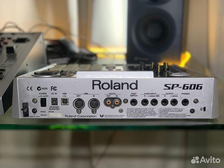 Roland SP–606 Sampler