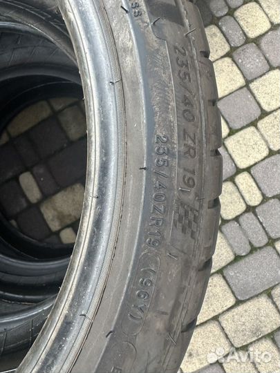 Michelin Pilot Sport 4 235/40 R19