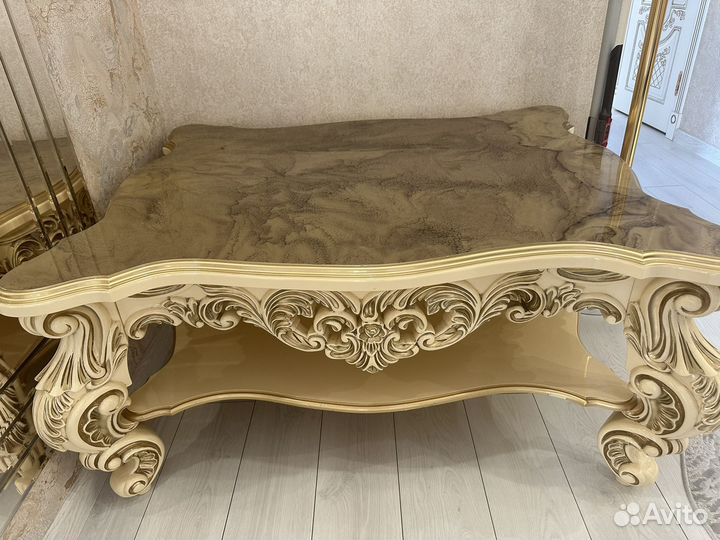 Журнальный стол