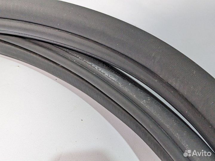 Уплотнитель проема двери задний левый Nissan