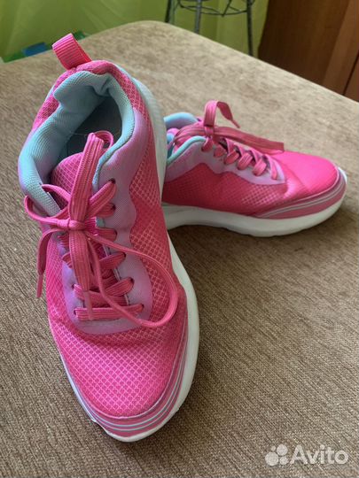 Кроссовки для девочек
