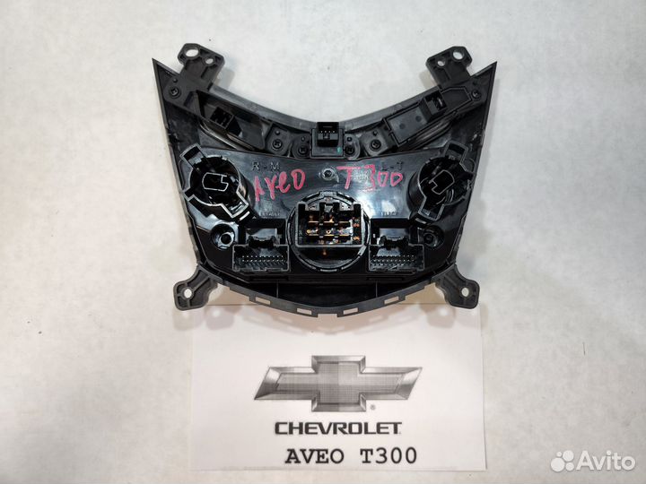 Блок управления печкой Chevrolet Aveo T300-47