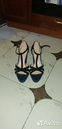 Босоножки бархатные