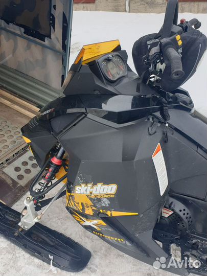 Ski-doo renegade 800