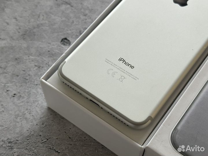 iPhone 7 Plus. 32GB. Silver