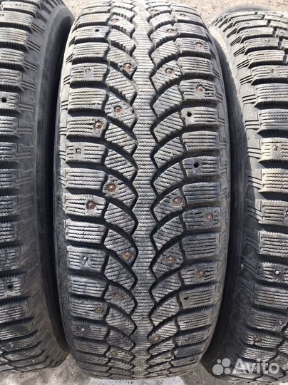 Bridgestone Blizzak Spike-01 235/65 R18 110T