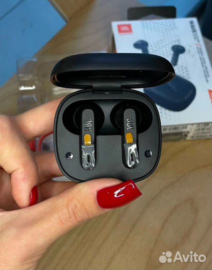 Беспроводные наушники jbl