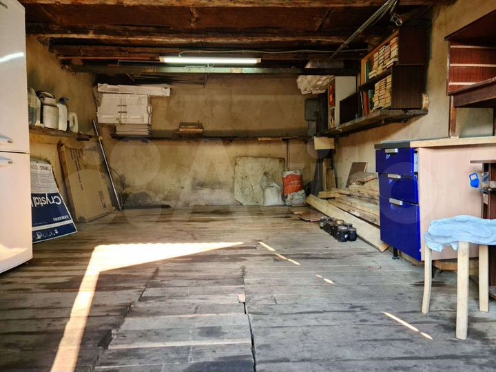 Гараж, > 30 м²