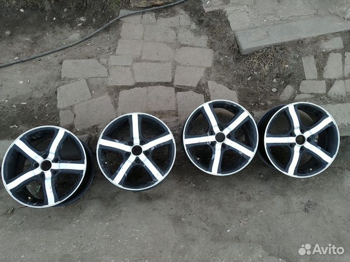 R16 5x114.3 7J Литые Диски
