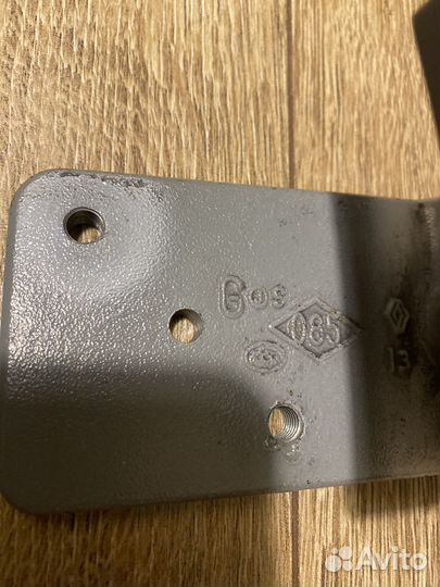 Петля двери Renault Master 2 2005