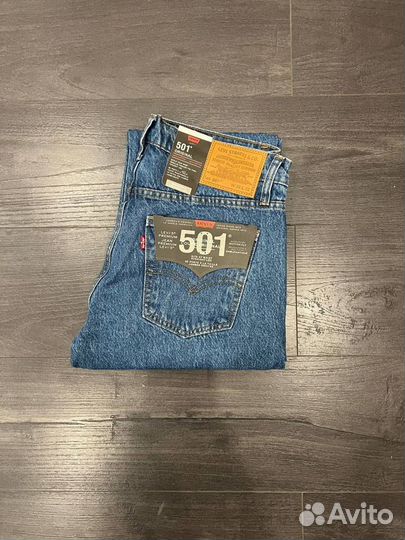 Джинсы Levis 501 светло синие на болтах