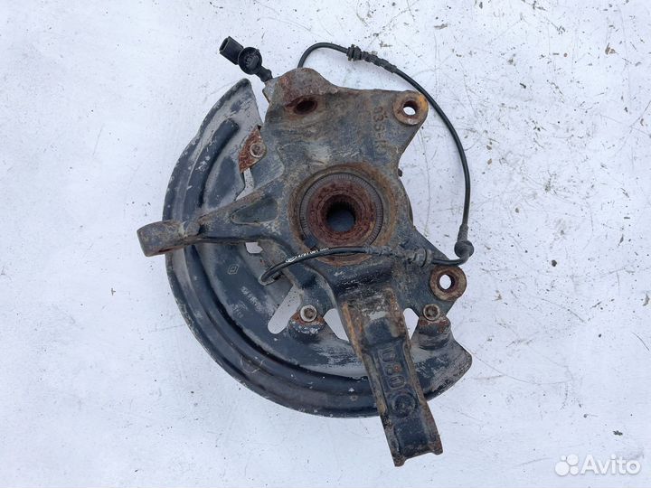 Кулак поворотный передний правый Renault Fluence