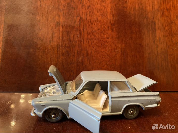 Модельки машин СССР Ford consul cortina