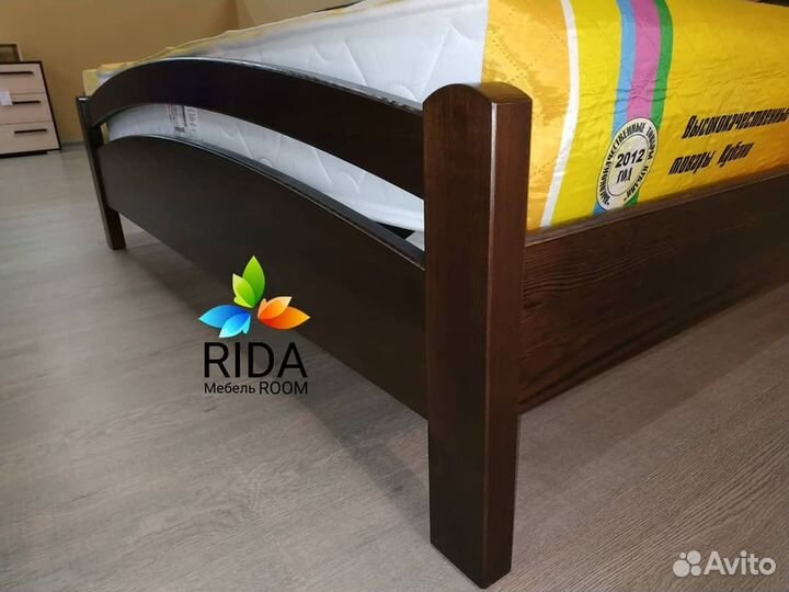 Кровать двухспальная, деревянная