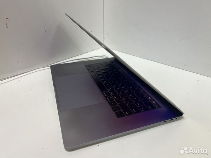 Ноутбук Apple MacBook Pro 15 (2018)