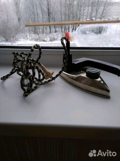 Утюг дорожный