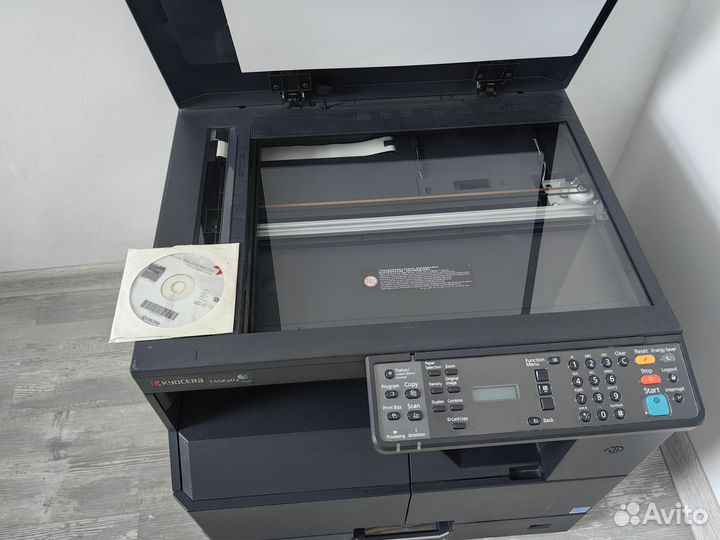 Kyocera Taskalfa 1800 мфу профессиональный принтер
