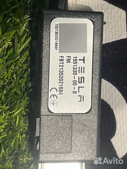 Усилитель антенны Tesla Model Y 2022 1551330-00-B