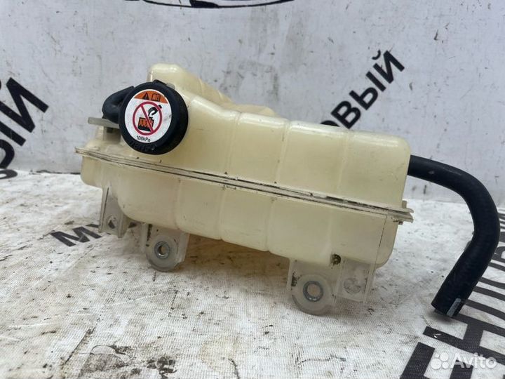 Бачок расширительный Toyota Land Cruiser 200