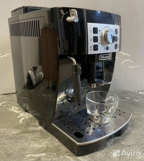 Кофемашина delonghi