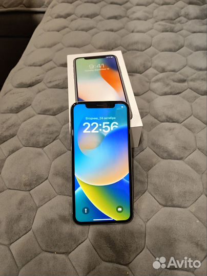 iPhone X, 64 ГБ